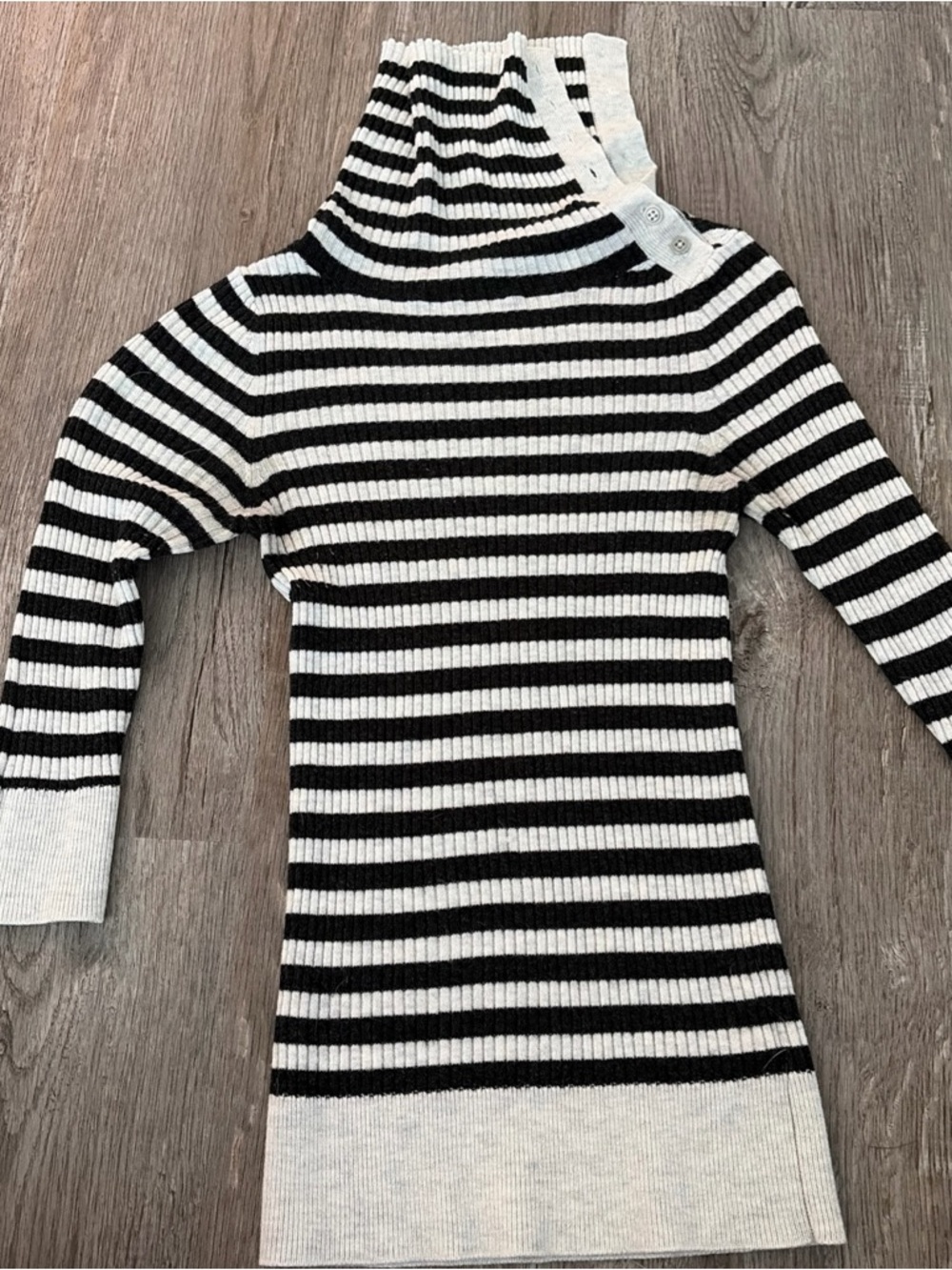 Free People XS Black And white Stripped Stretchy Sweater As Is See Photos